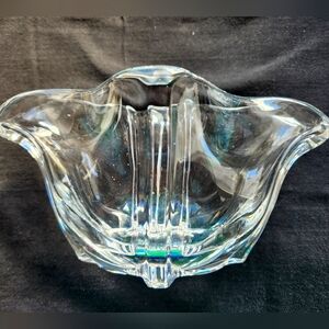Elegant Duncan Miller Art Glass Vase
